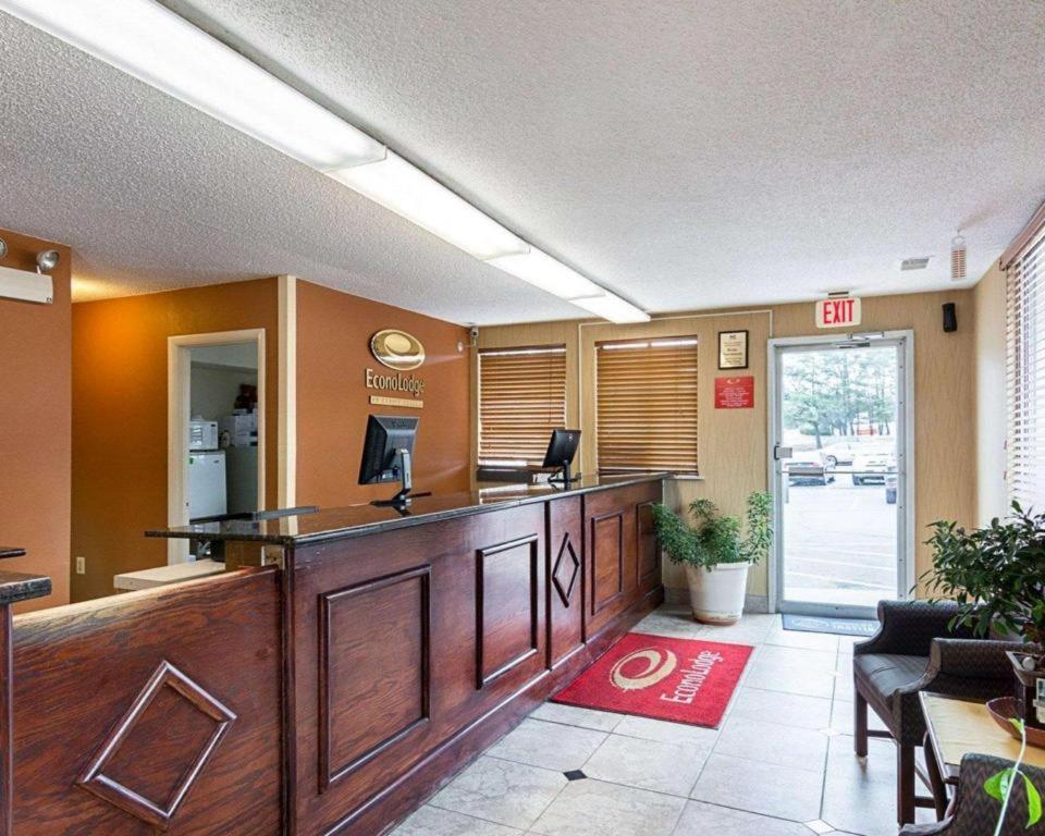 Econo Lodge Near Quantico Marine Base Dumfries Exterior photo